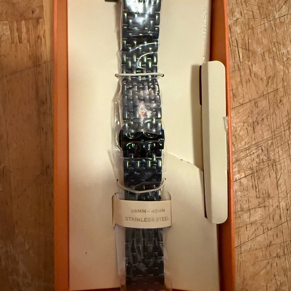 Tory Burch The Eleanor 18mm Apple watch strap bracelet watchband. - Picture 5 of 6